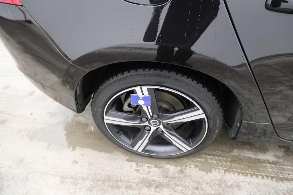 Volvo V60 2018 фото 36