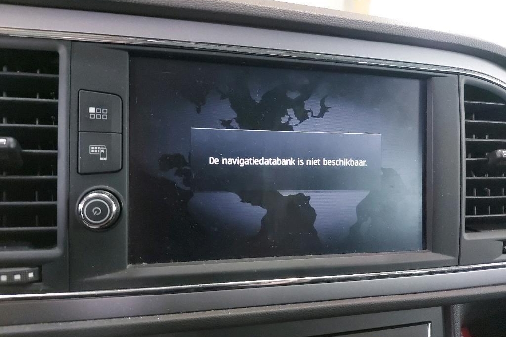 SEAT Leon 2019 фото 23