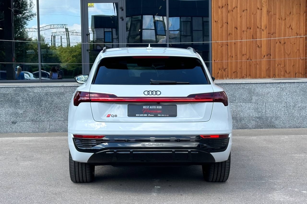 Audi Q8 e-tron 55 114 kWh Quattro S-line 2023 photo 4