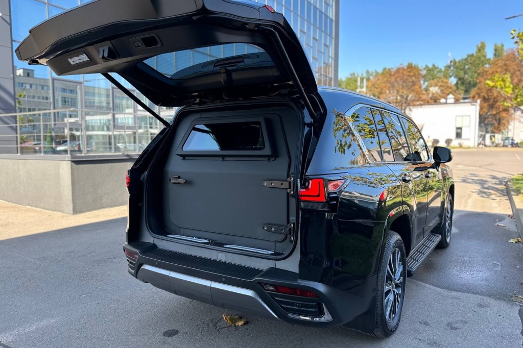 Lexus LX 500d 2023 photo 28