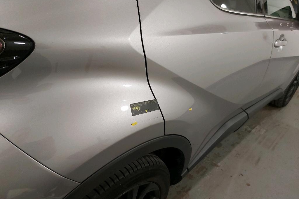 Toyota C-HR 2018 photo 19