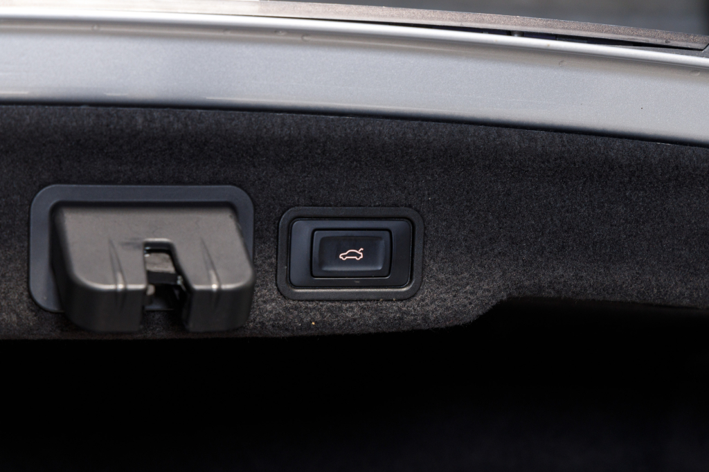 Audi A8 2014 photo 52