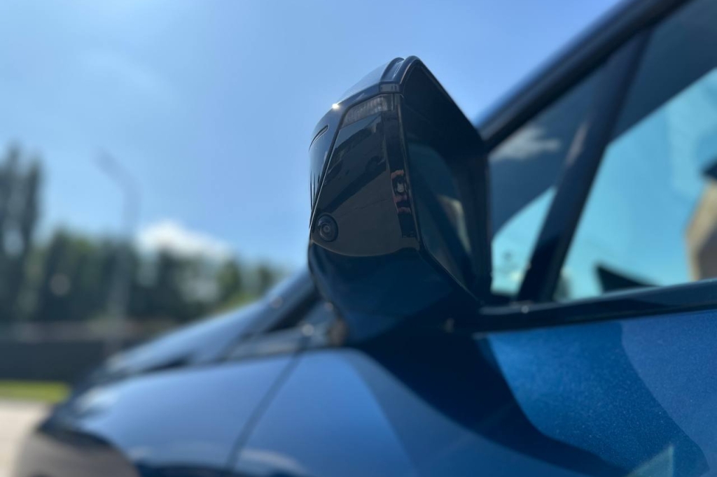 BMW iX M60 2022 фото 8