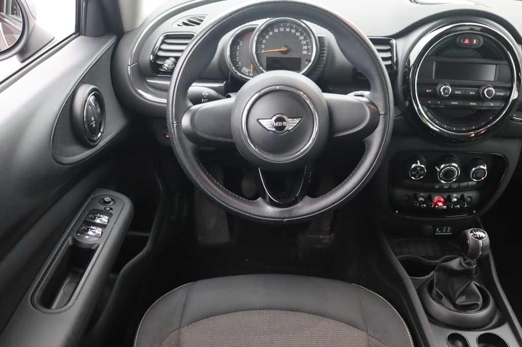 MINI One 2017 фото 1