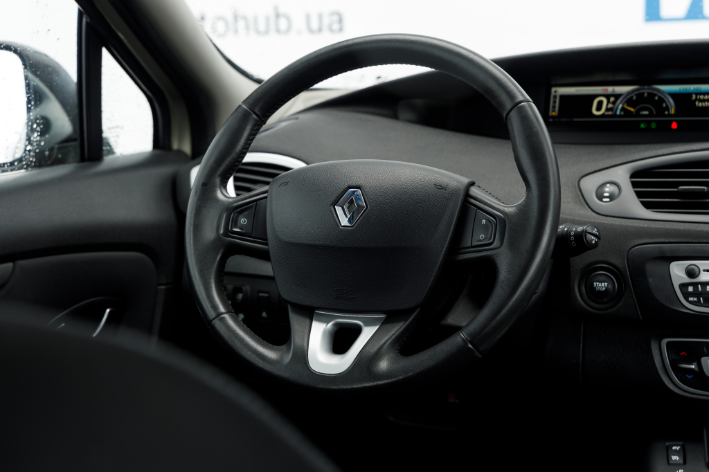 Renault Grand Scenic photo 7