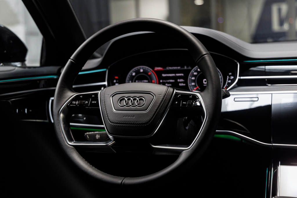 Audi A8 2020 photo 24