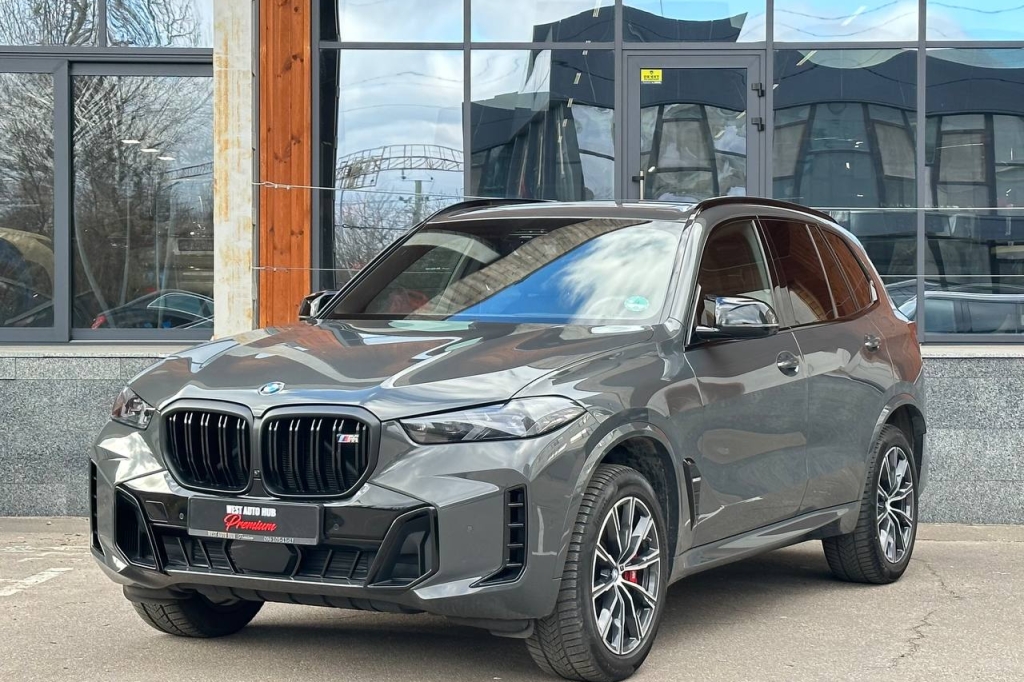 BMW X5 M60i 2024 фото BMW X5 M60i 2024 фото 2