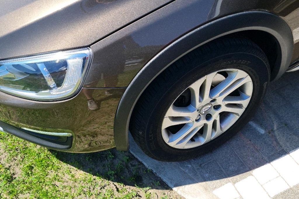 Volvo V60 Cross Country 2016 photo 9