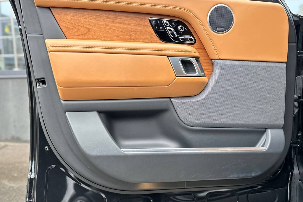 Land Rover Range Rover Autobiography 2018 фото Land Rover Range Rover Autobiography 2018 фото 10