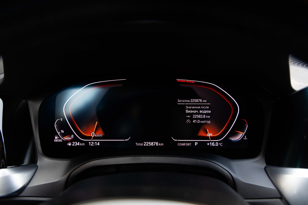 BMW 3 Series 320d 2019 фото BMW 3 Series 320d 2019 фото 17