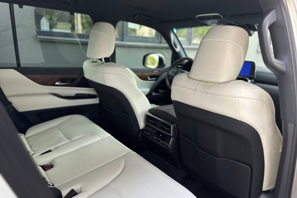 Lexus LX 500d 2022 фото 15