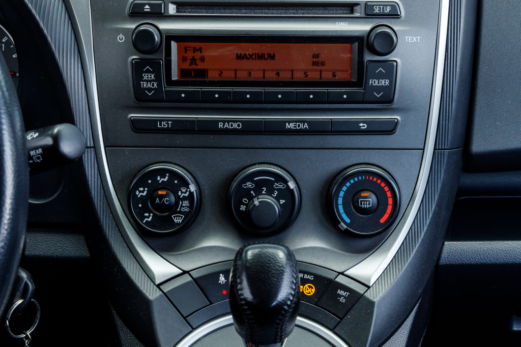 Subaru Trezia 2012 photo 7