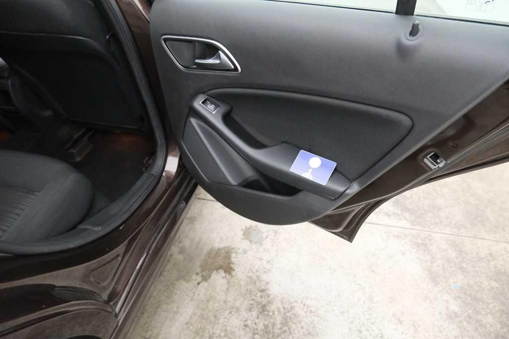 Mercedes-Benz A-Klasse 2017 photo 21