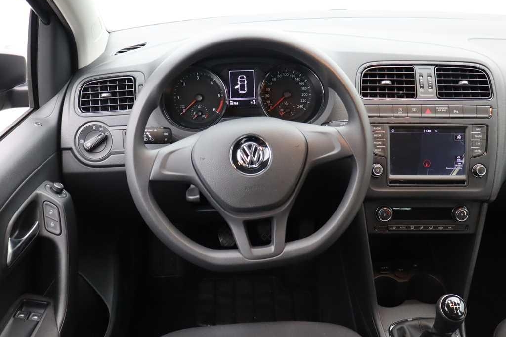 Volkswagen Polo 2016 фото 2