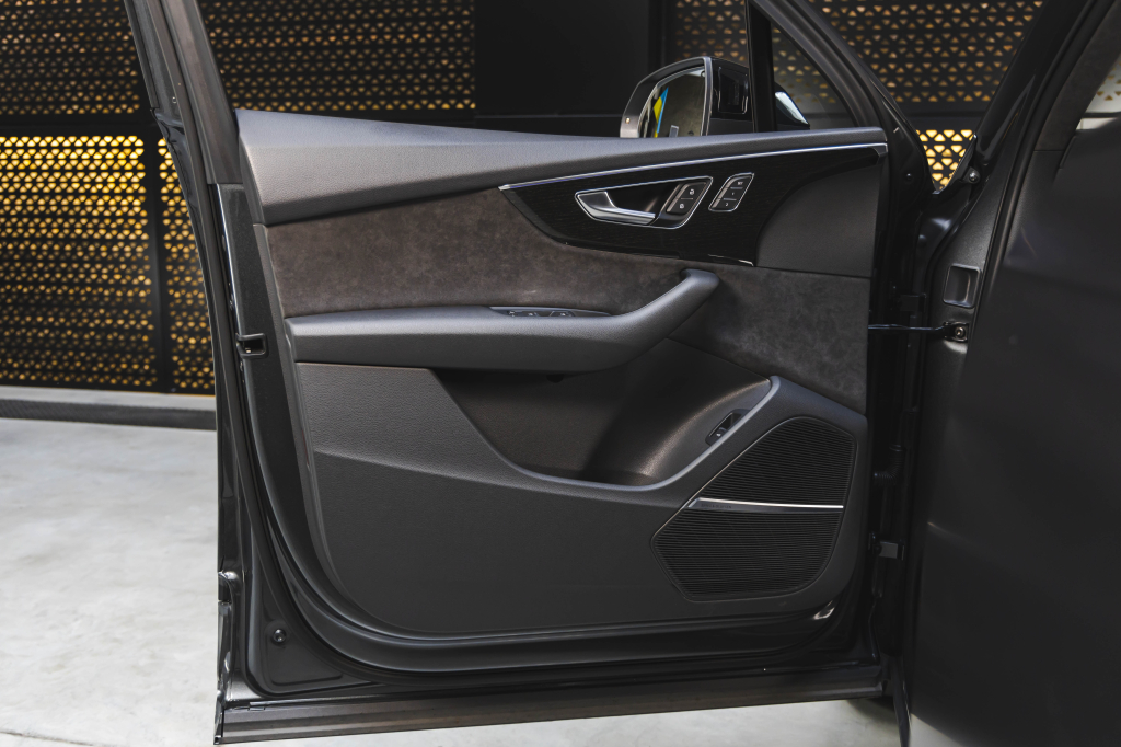 Audi Q7 S-Line 2021 photo 14