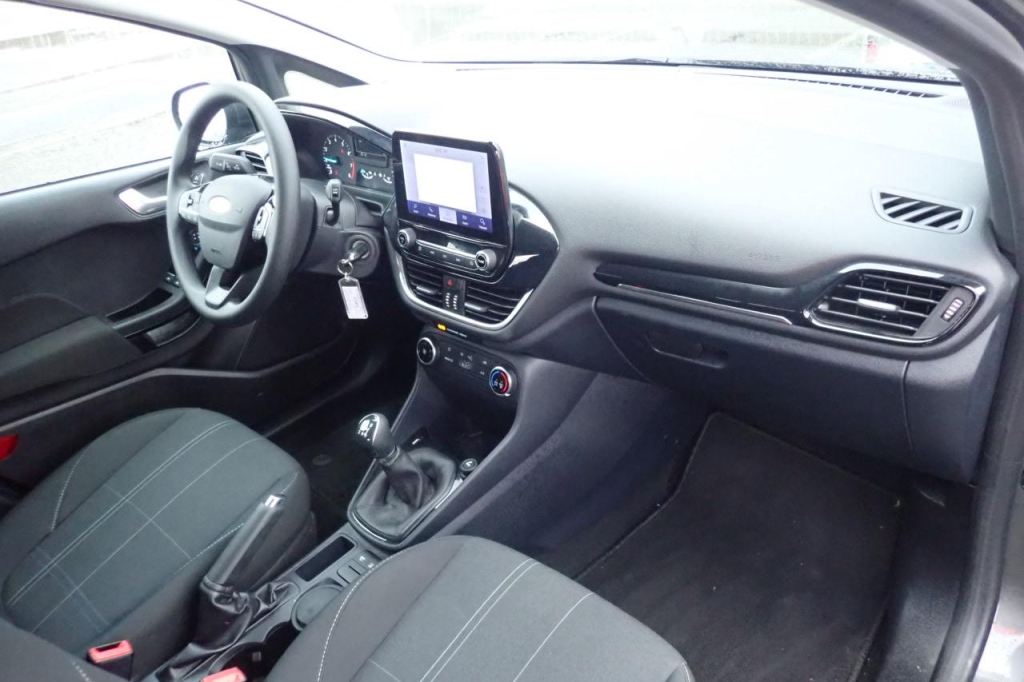 Ford Fiesta 2020 фото 4