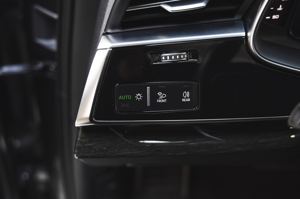 Audi Q7 S-Line 2021 photo 19