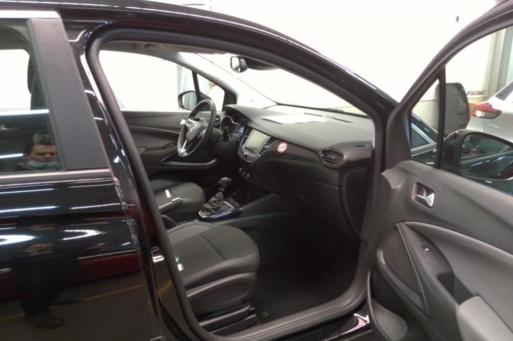 Opel Crossland X 2020 фото 1