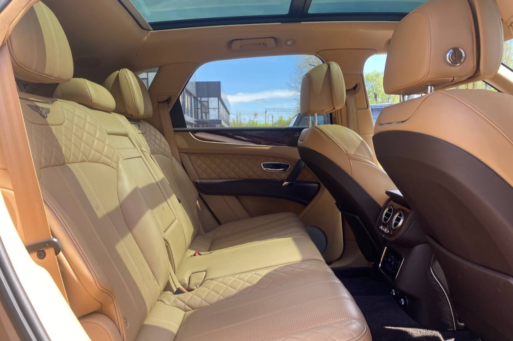 Bentley Bentayga 2017 фото 17