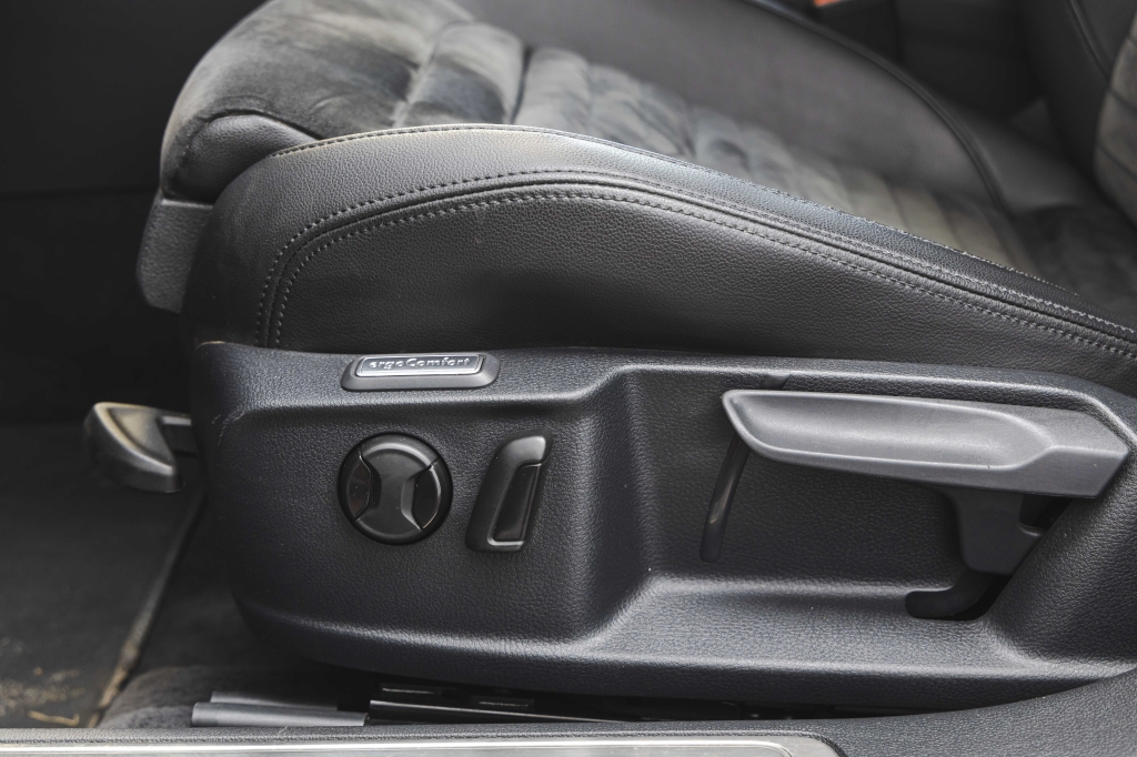 Volkswagen Passat R-Line 4Motion 2018 photo 14