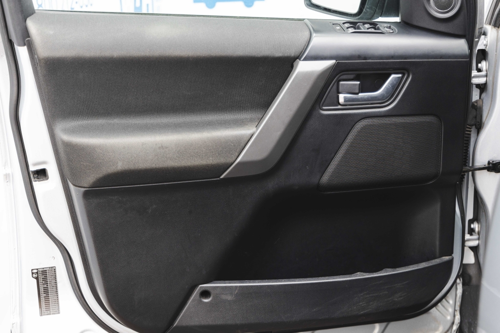 Land Rover Freelander 2010 photo 14