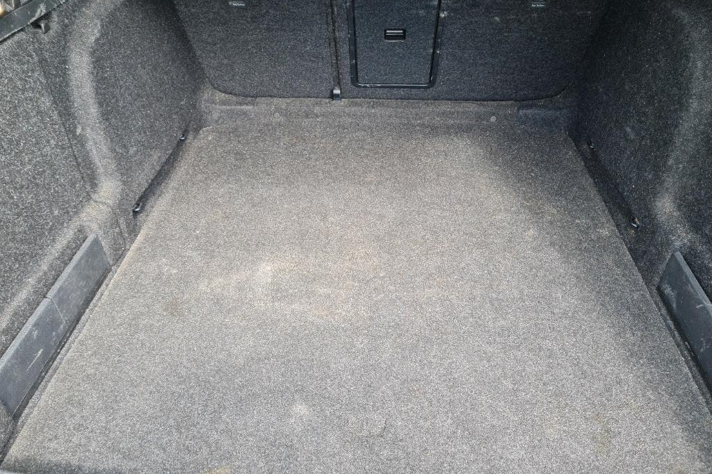 Skoda Superb Combi 2017 фото 39