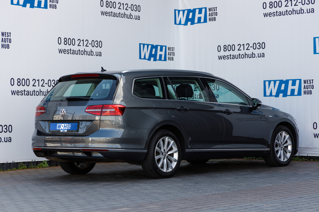 Volkswagen Passat B8 Highline 4Motion 2016 photo 34