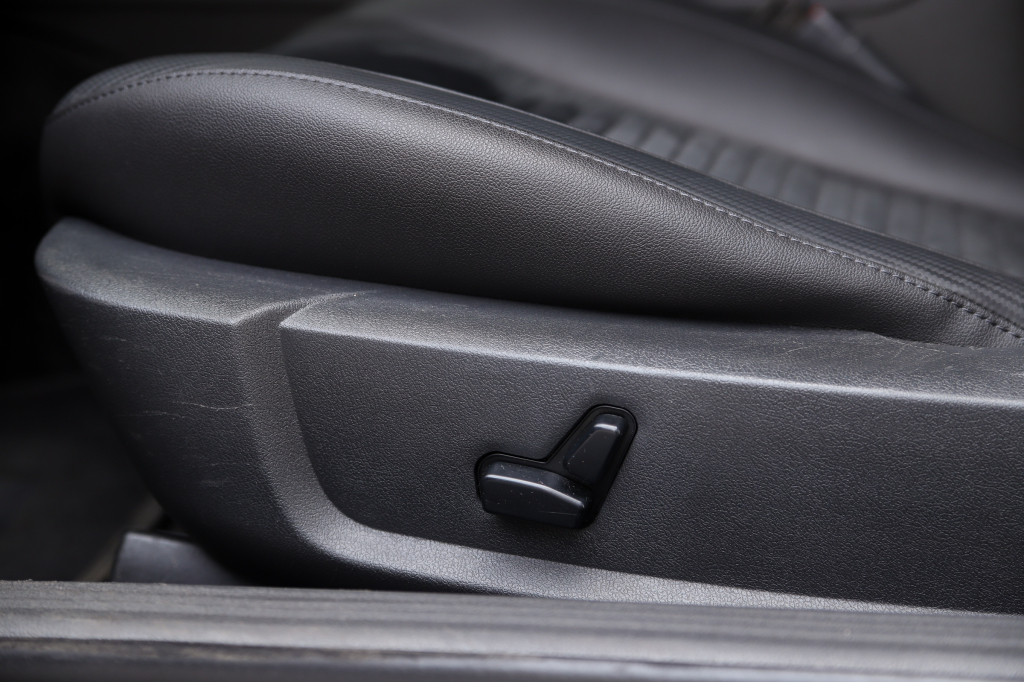 Dodge Challenger SE 2010 photo 23