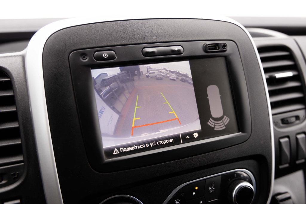 Renault Trafic 2019 photo 21