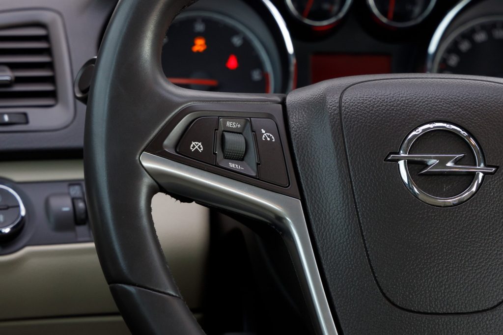 Opel Insignia фото 8