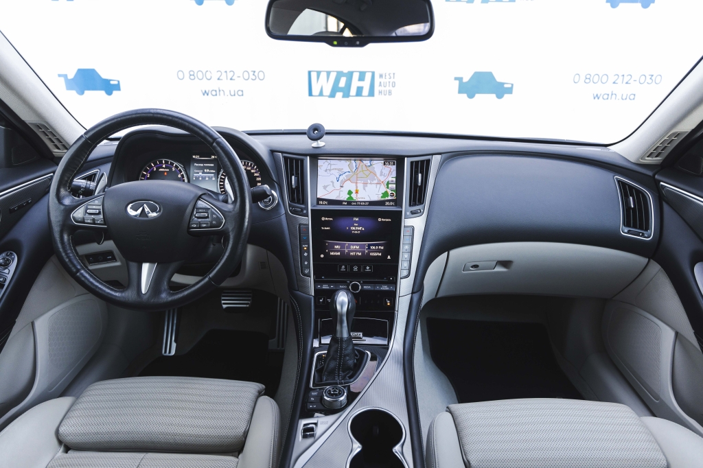 Infiniti Q50 2017 фото 32
