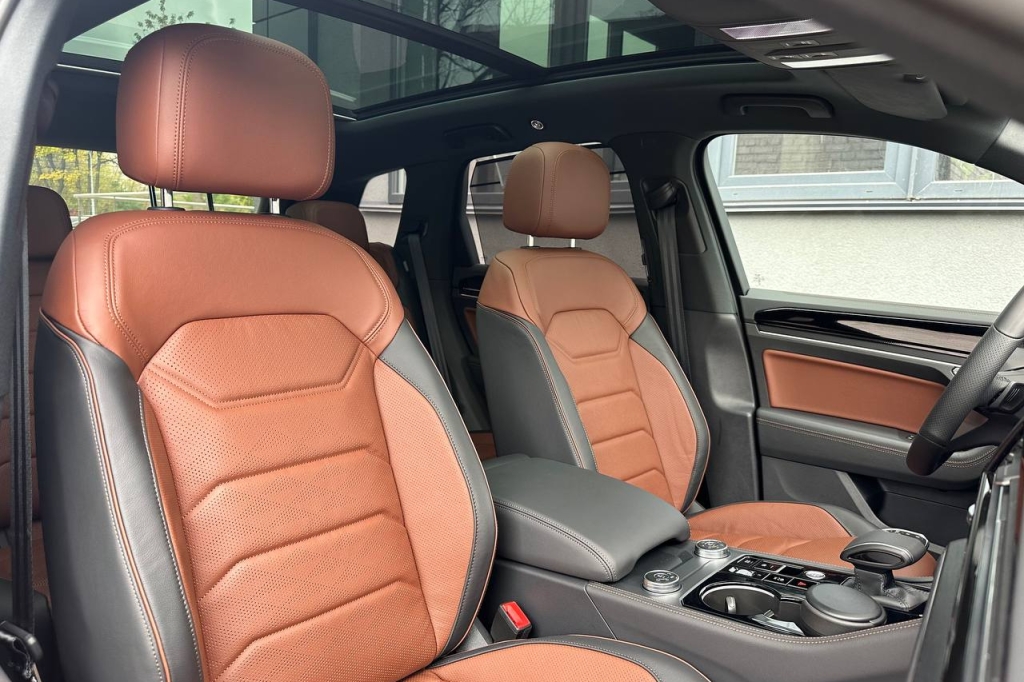 Volkswagen Touareg R-line Platinum 2024 photo 14