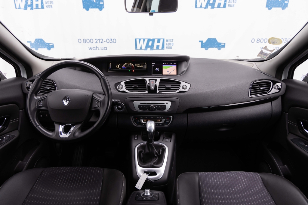Renault Scenic 2015 фото 25