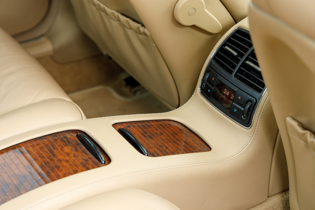 Mercedes-Benz CLS 500 2005 photo 9