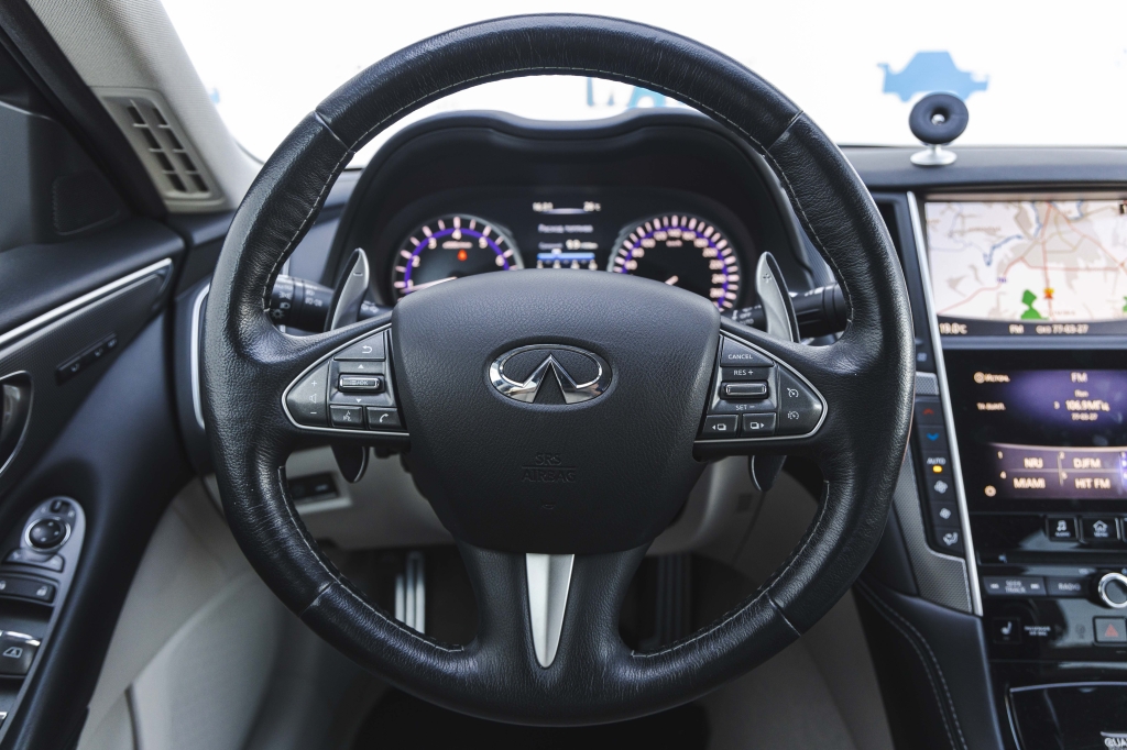 Infiniti Q50 2017 фото 23