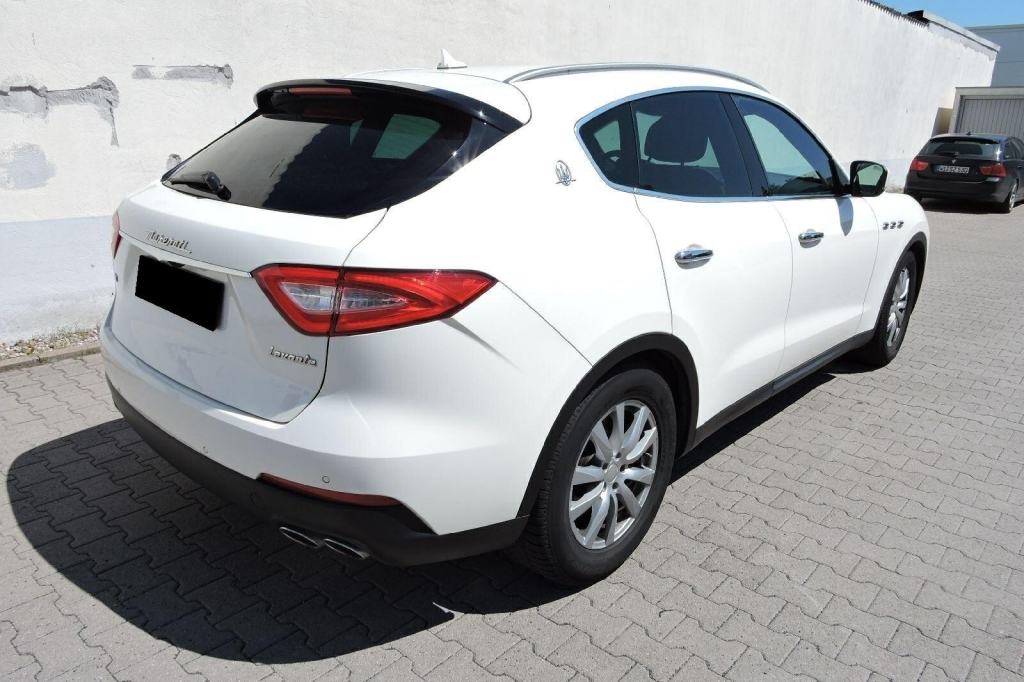 Maserati Levante 2017 photo 3