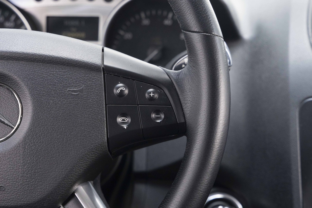 Mercedes-Benz M-Class ML500 W164 2006 фото 42