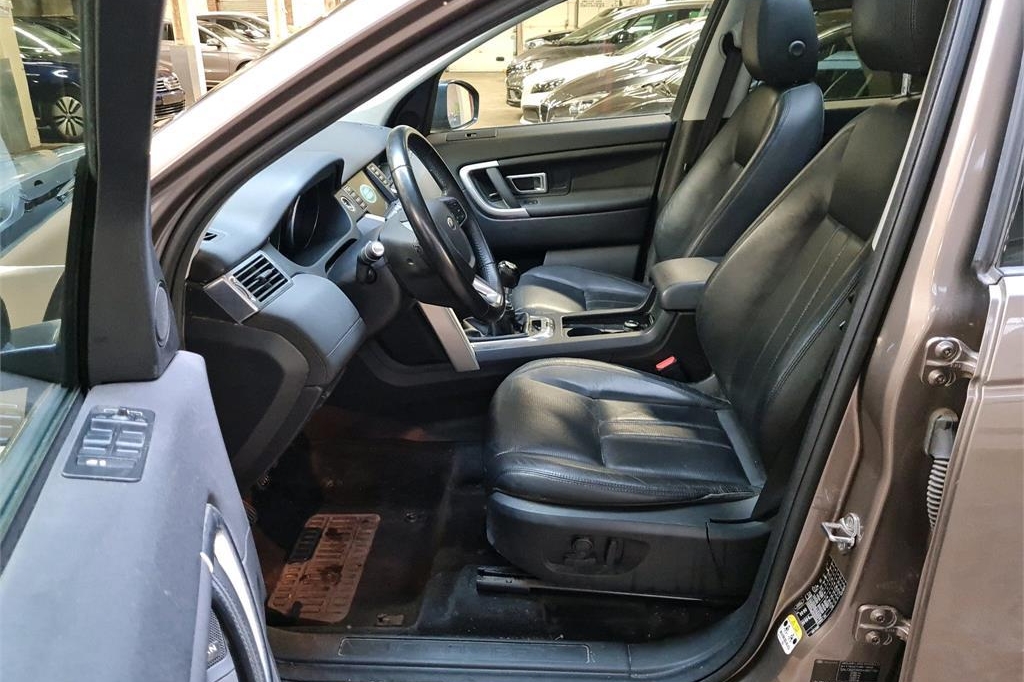 Land Rover Discovery Sport 2017 фото 7