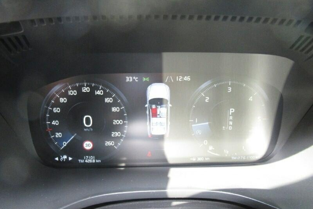 Volvo XC60 2020 фото 2