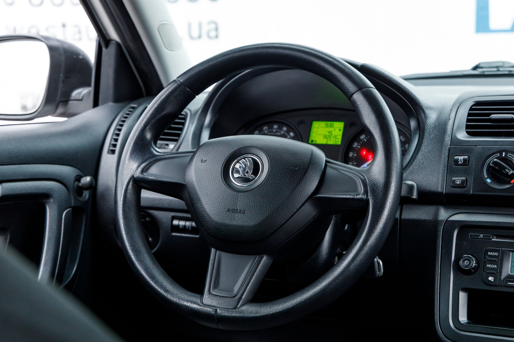 Skoda Fabia 2014 photo 17