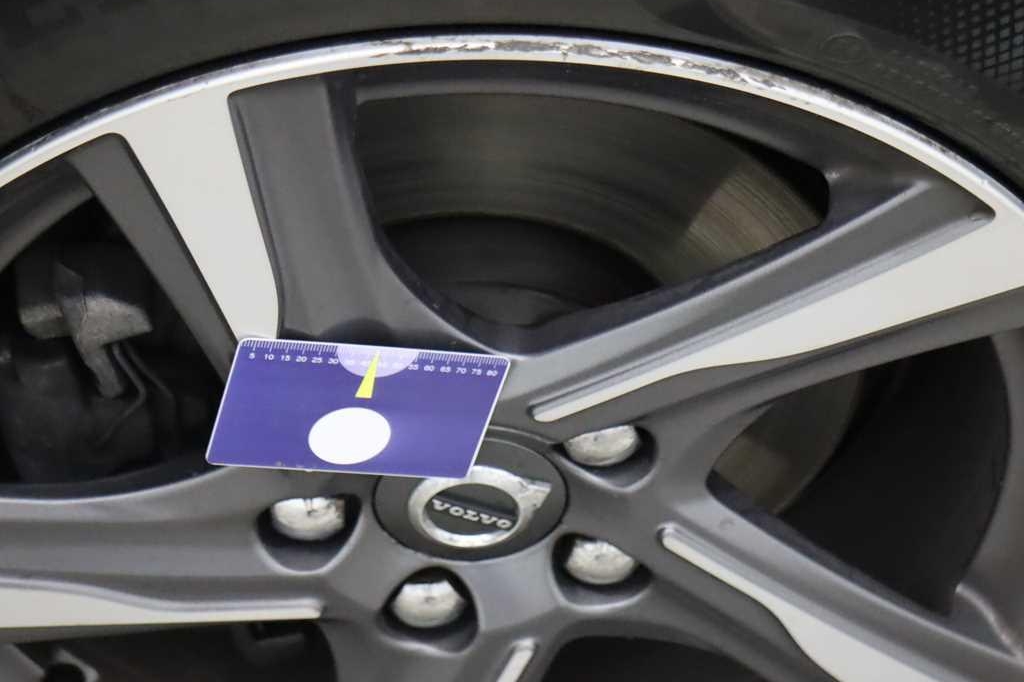 Volvo V40 2016 фото 28