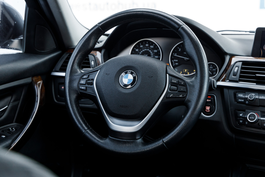 BMW 328 xDrive 2014 фото 13