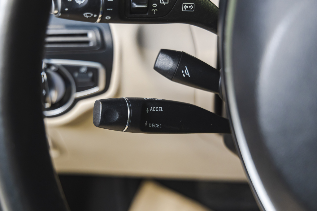 Mercedes-Benz GLC-Class 300 2016 photo 17