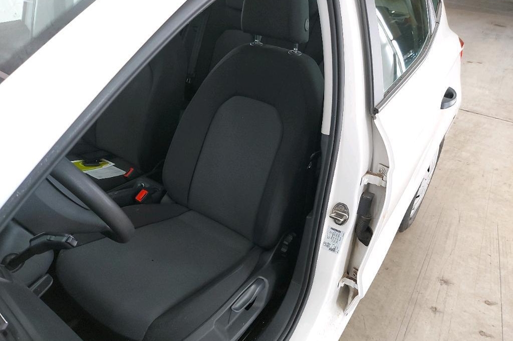 SEAT Ibiza 2018 фото 9