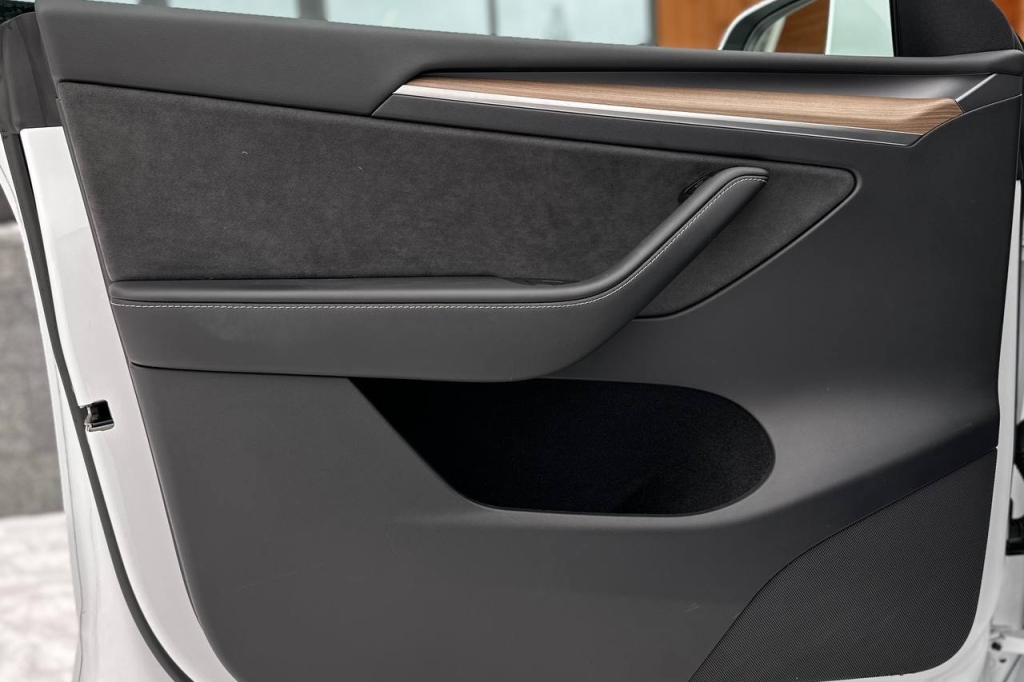 Tesla Model Y Long Range 75 kWh Dual Motor  2022 photo 8