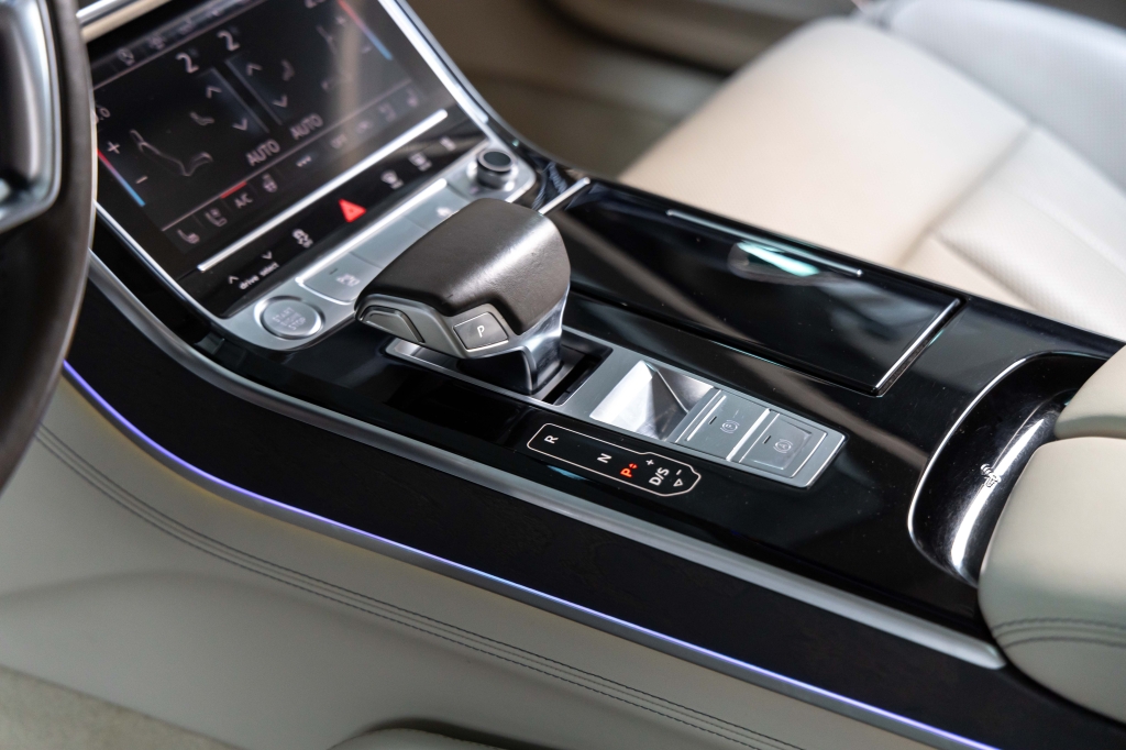 Audi A8 L 2018 фото Audi A8 L 2018 фото 29