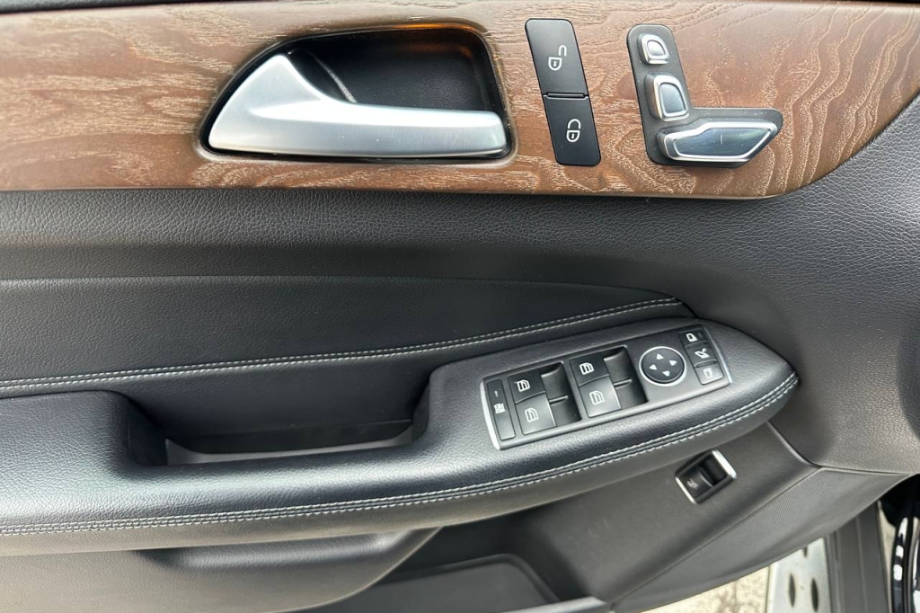 Mercedes-Benz GLS-Class 350d 2018 фото Mercedes-Benz GLS-Class 350d 2018 фото 11