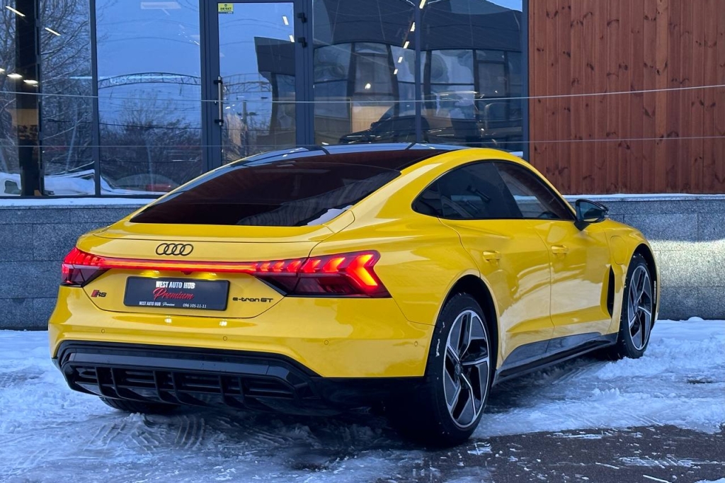 Audi RS e-tron GT 2021 photo 5