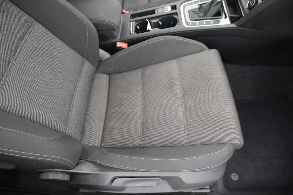 Volkswagen Passat Variant 2018 photo 18