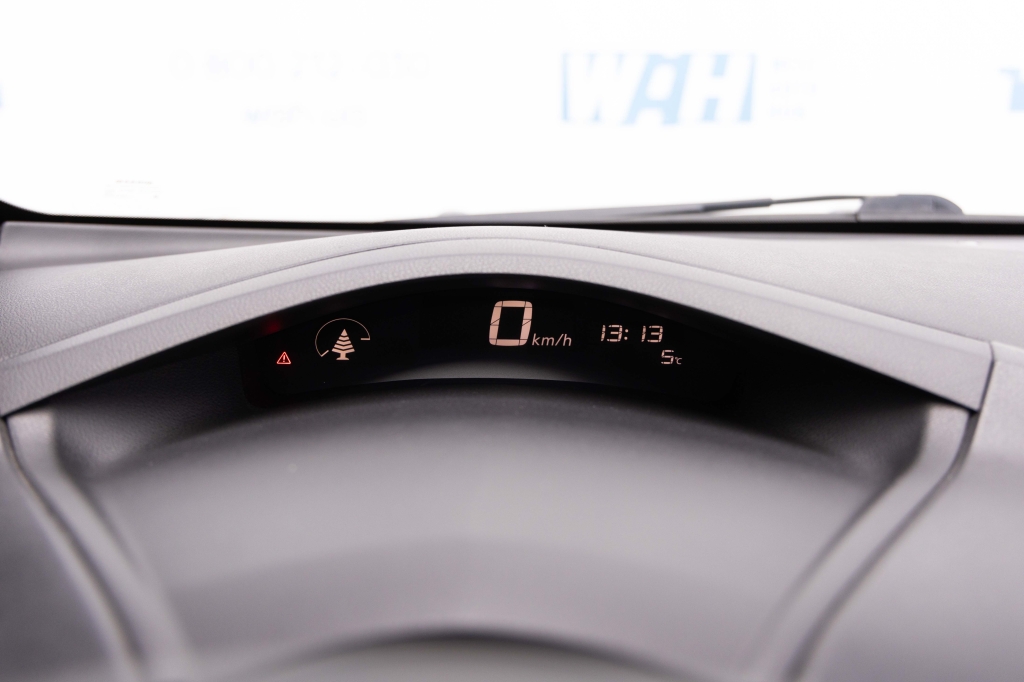 Nissan Leaf 2013 фото 24